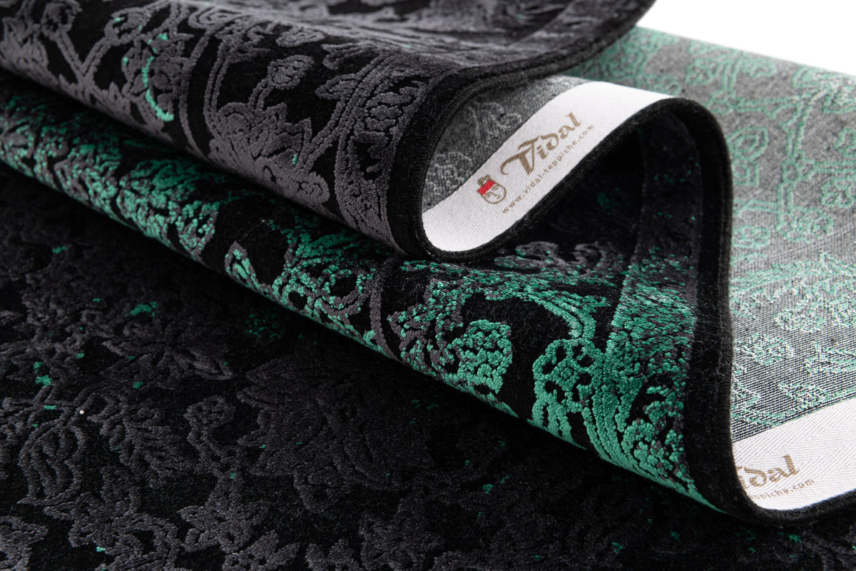 Rechteck Luxus Teppich Laax in Schwarz von Hadorn™ - Lifestyle Image