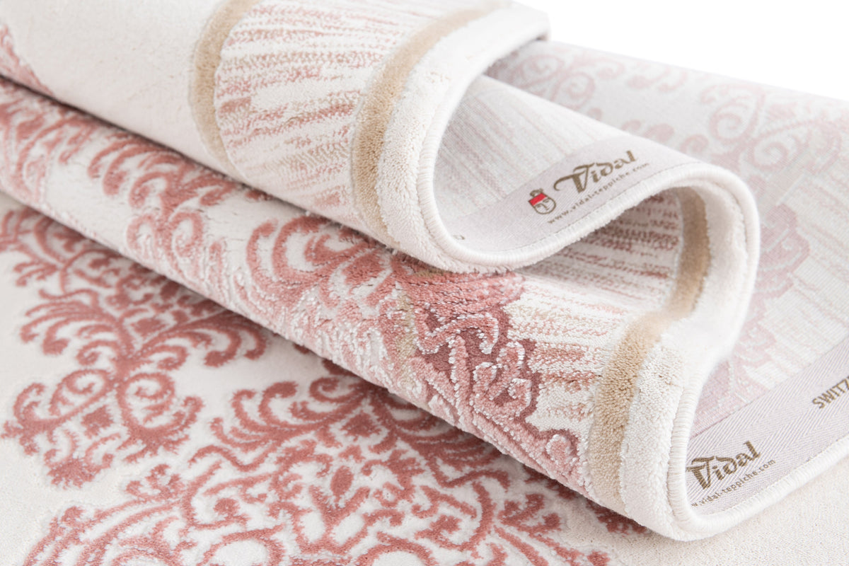 Rechteck Luxus Teppich Arosa in Rosa von Hadorn™ - Lifestyle Image