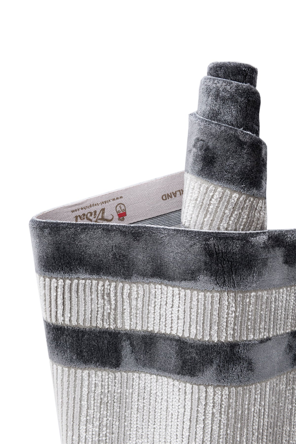 Rund Luxus Teppich Chiasso in Grau von Hadorn™ - Lifestyle Image