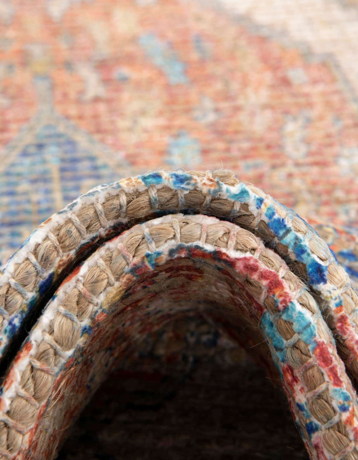 Rechteck Handgeflochten Teppich Chenille Jute in Orangegelb von Hadorn™ - Lifestyle Image