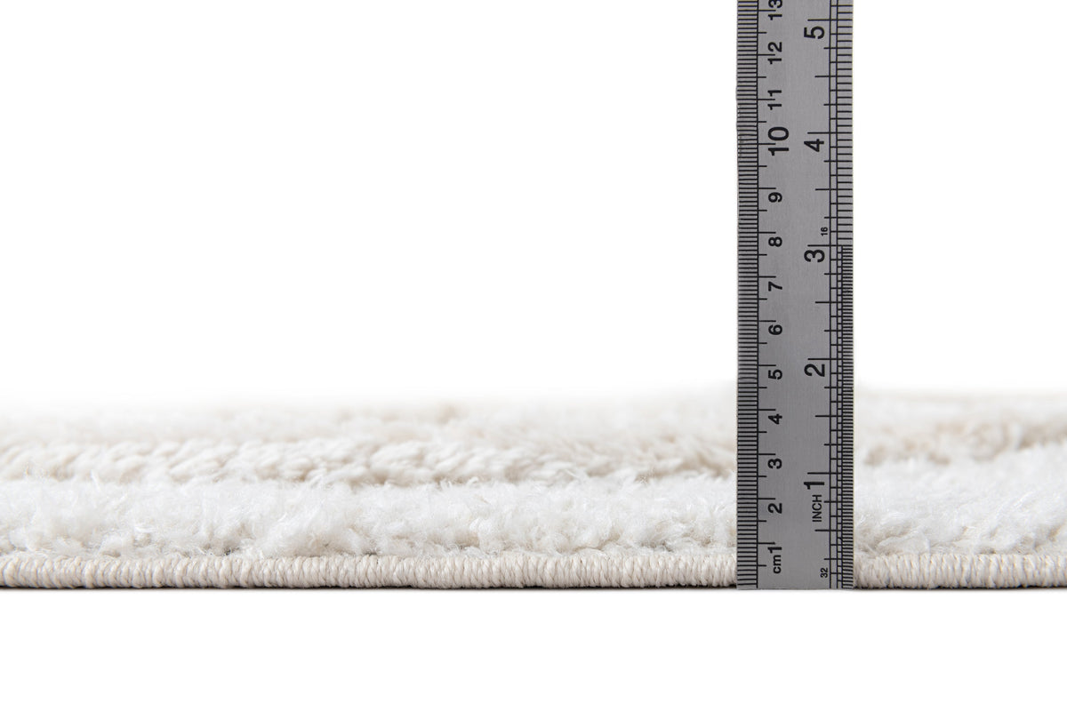 Rechteck Teppich Thun Tribus in Weiss von Hadorn™ - Lifestyle Image