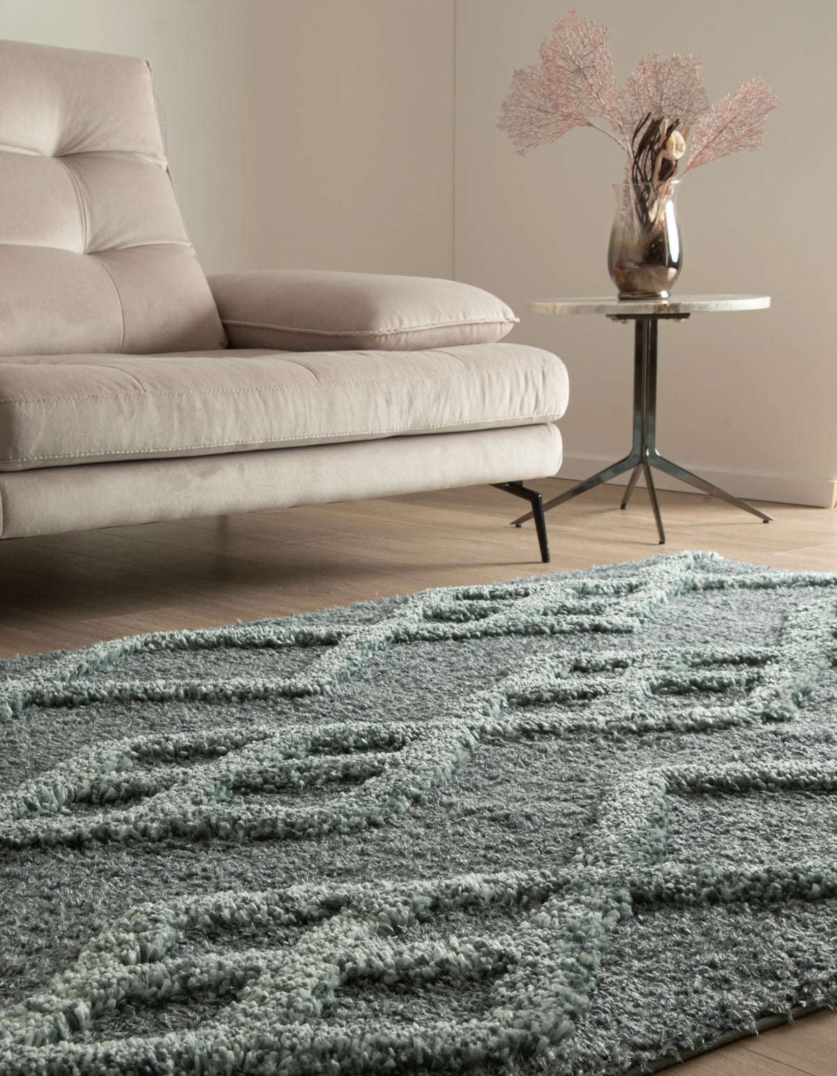 Rechteck Teppich Thun Tribus in Blau von Hadorn™ - Lifestyle Image