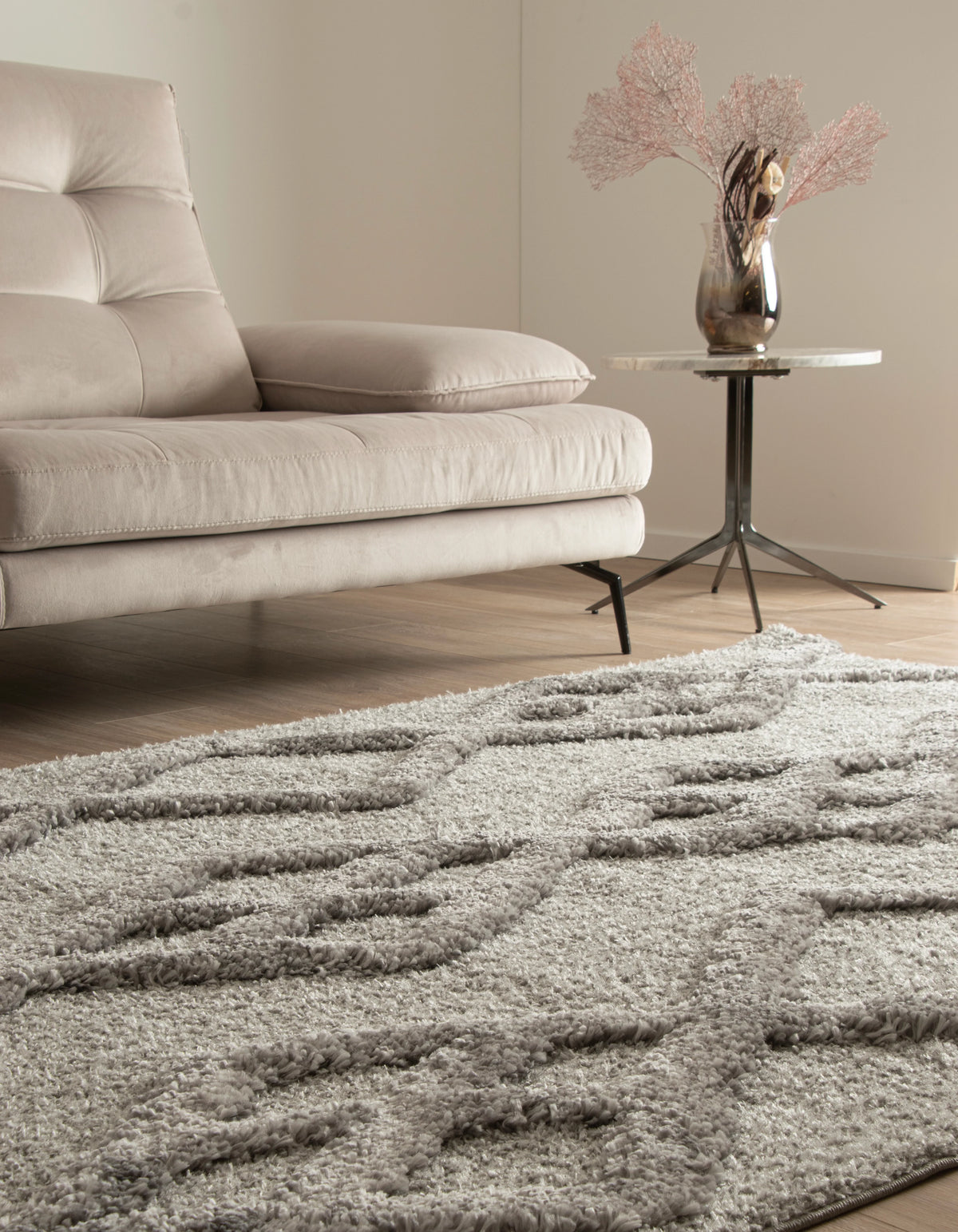 Rechteck Teppich Thun Tribus in Grau von Hadorn™ - Lifestyle Image