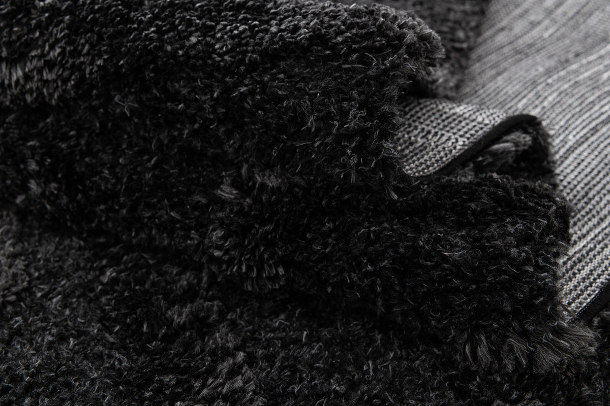 Rechteck Teppich Thun Artem in Schwarz von Hadorn™ - Lifestyle Image