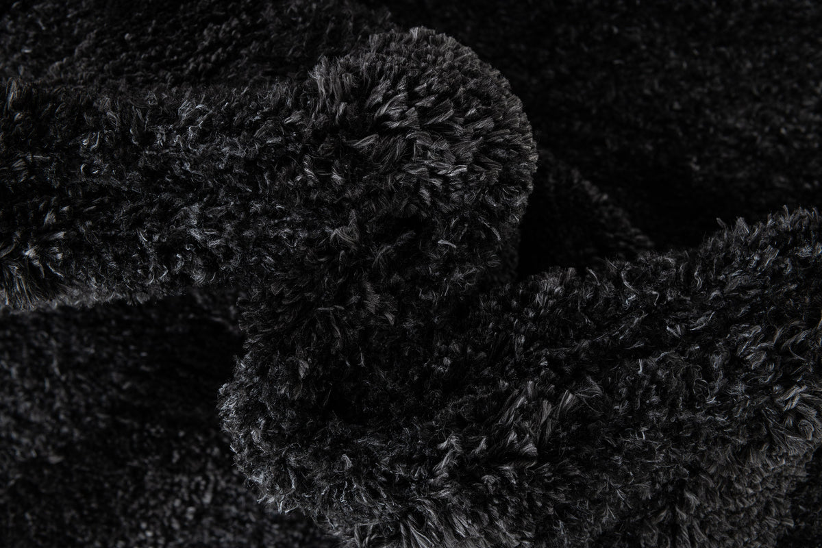 Rechteck Teppich Thun Avis in Schwarz von Hadorn™ - Lifestyle Image