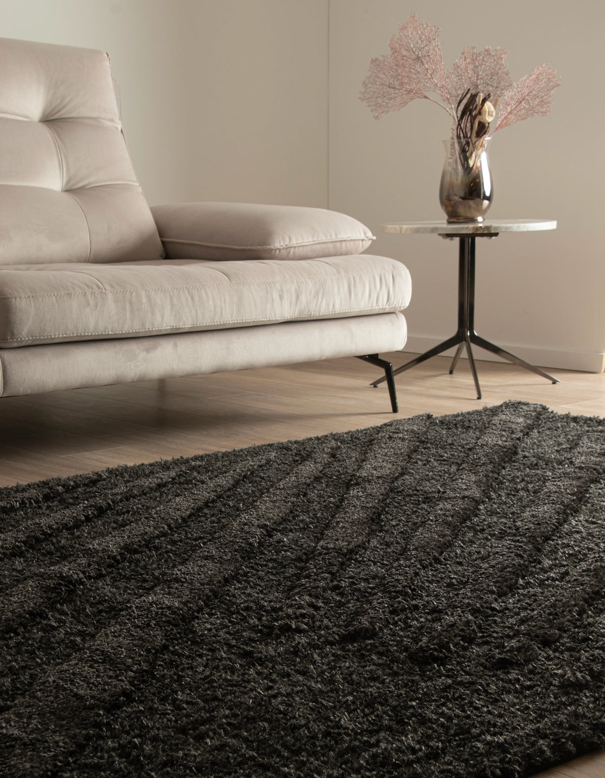 Rechteck Teppich Thun Avis in Schwarz von Hadorn™ - Lifestyle Image