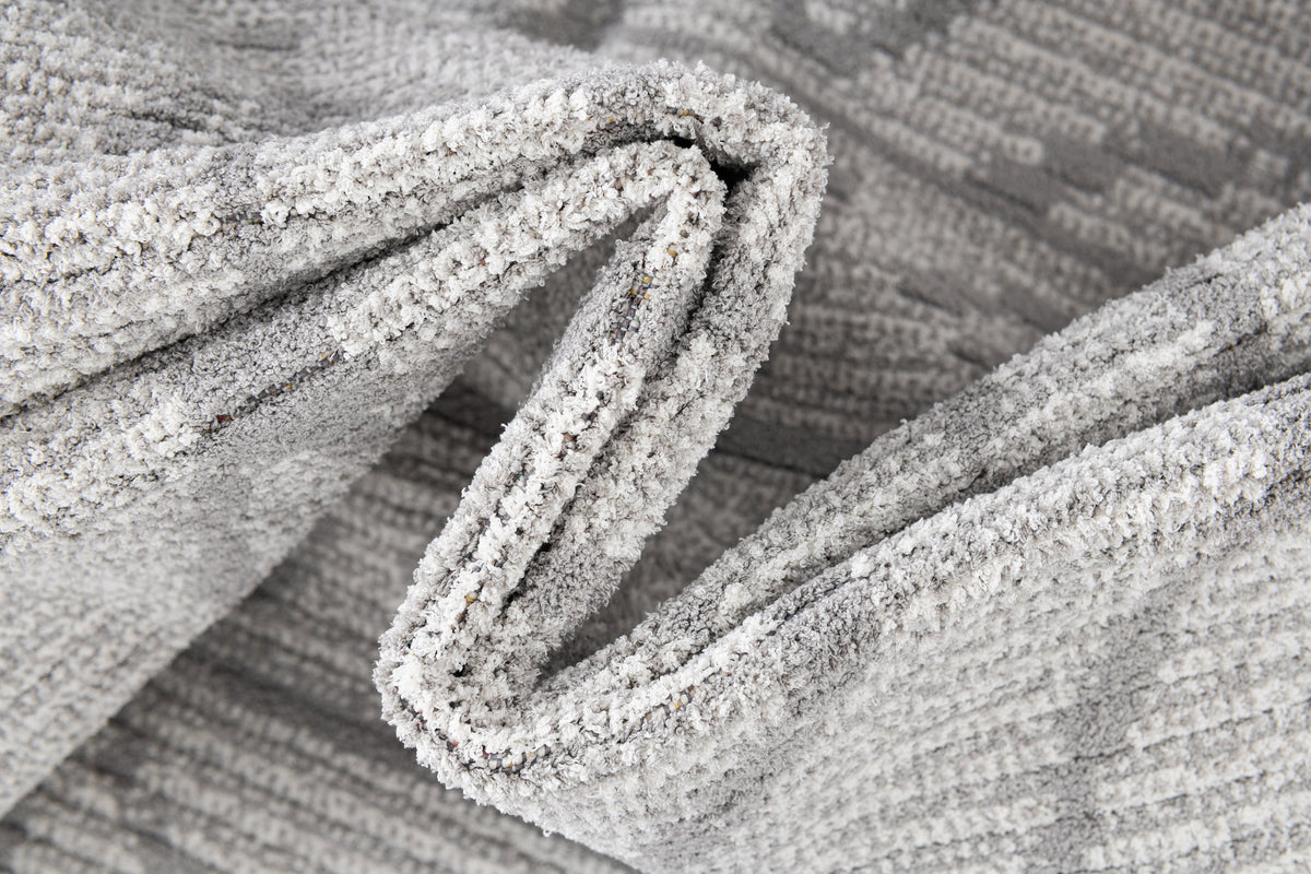 Läufer Teppich St. Gallen Folklore in Grau von Hadorn™ - Lifestyle Image