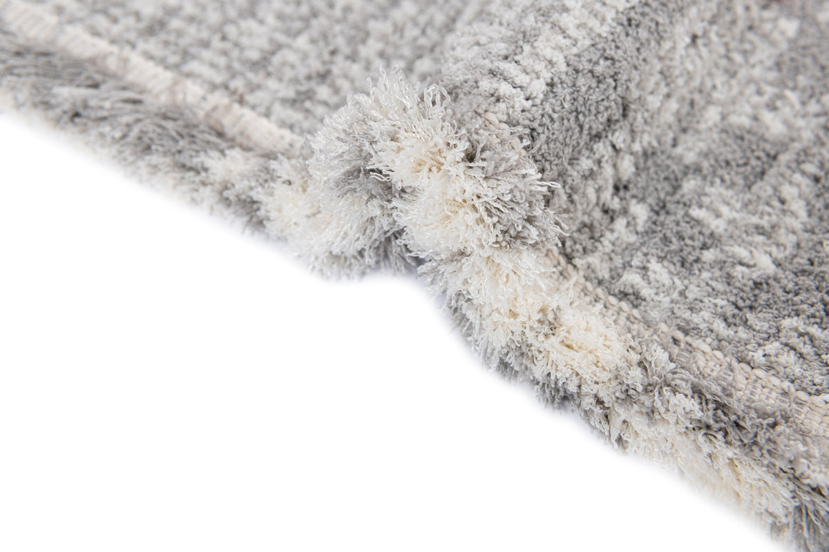 Rechteck Teppich St. Gallen Folklore in Grau von Hadorn™ - Lifestyle Image