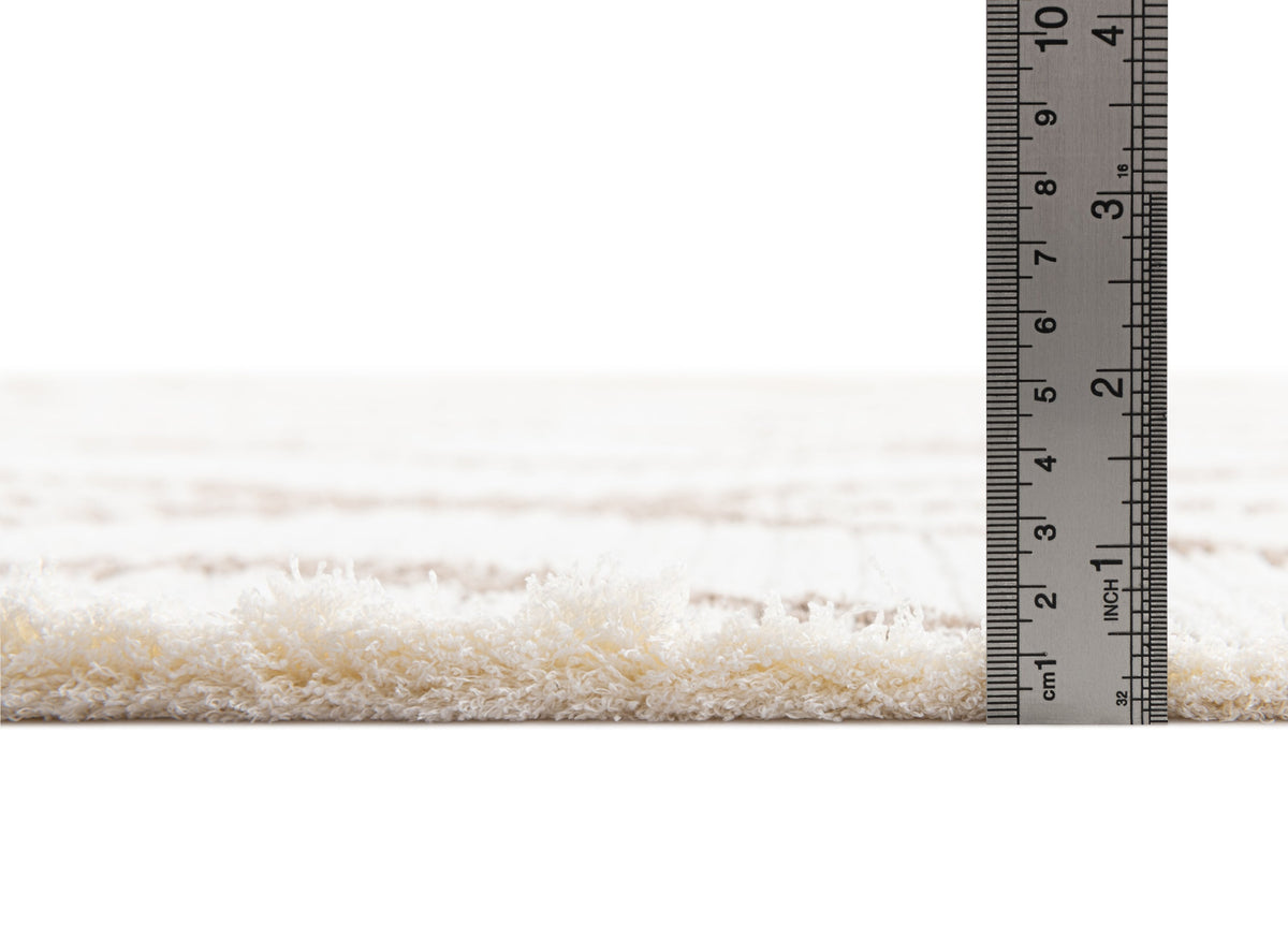 Läufer Teppich St. Gallen Folklore in Weiss von Hadorn™ - Lifestyle Image