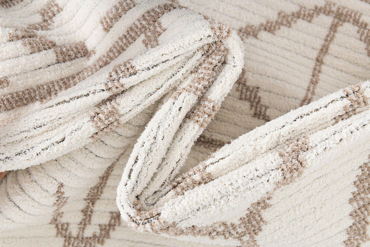 Rechteck Teppich St. Gallen Folklore in Weiss von Hadorn™ - Lifestyle Image