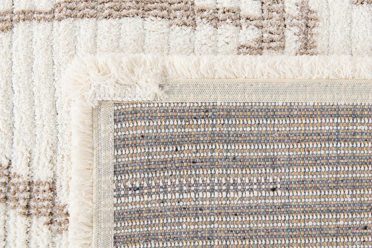 Läufer Teppich St. Gallen Folklore in Weiss von Hadorn™ - Lifestyle Image