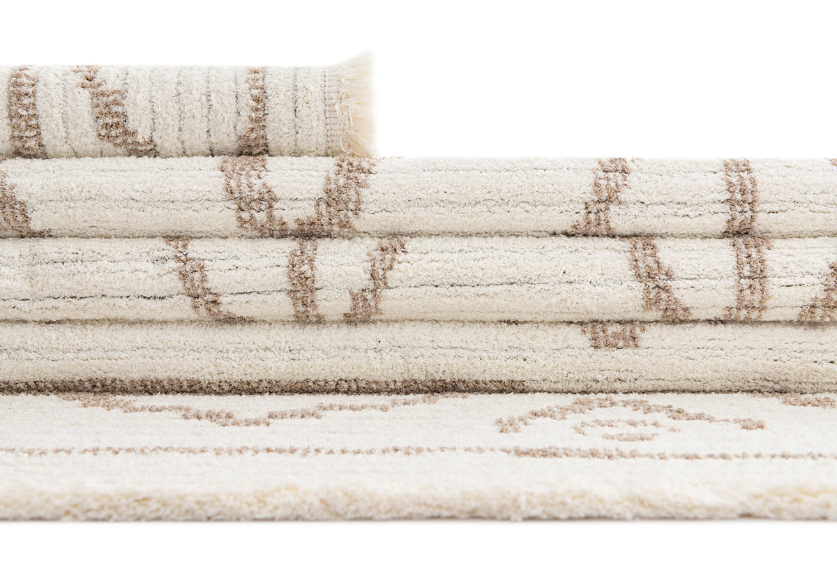 Rechteck Teppich St. Gallen Folklore in Weiss von Hadorn™ - Lifestyle Image