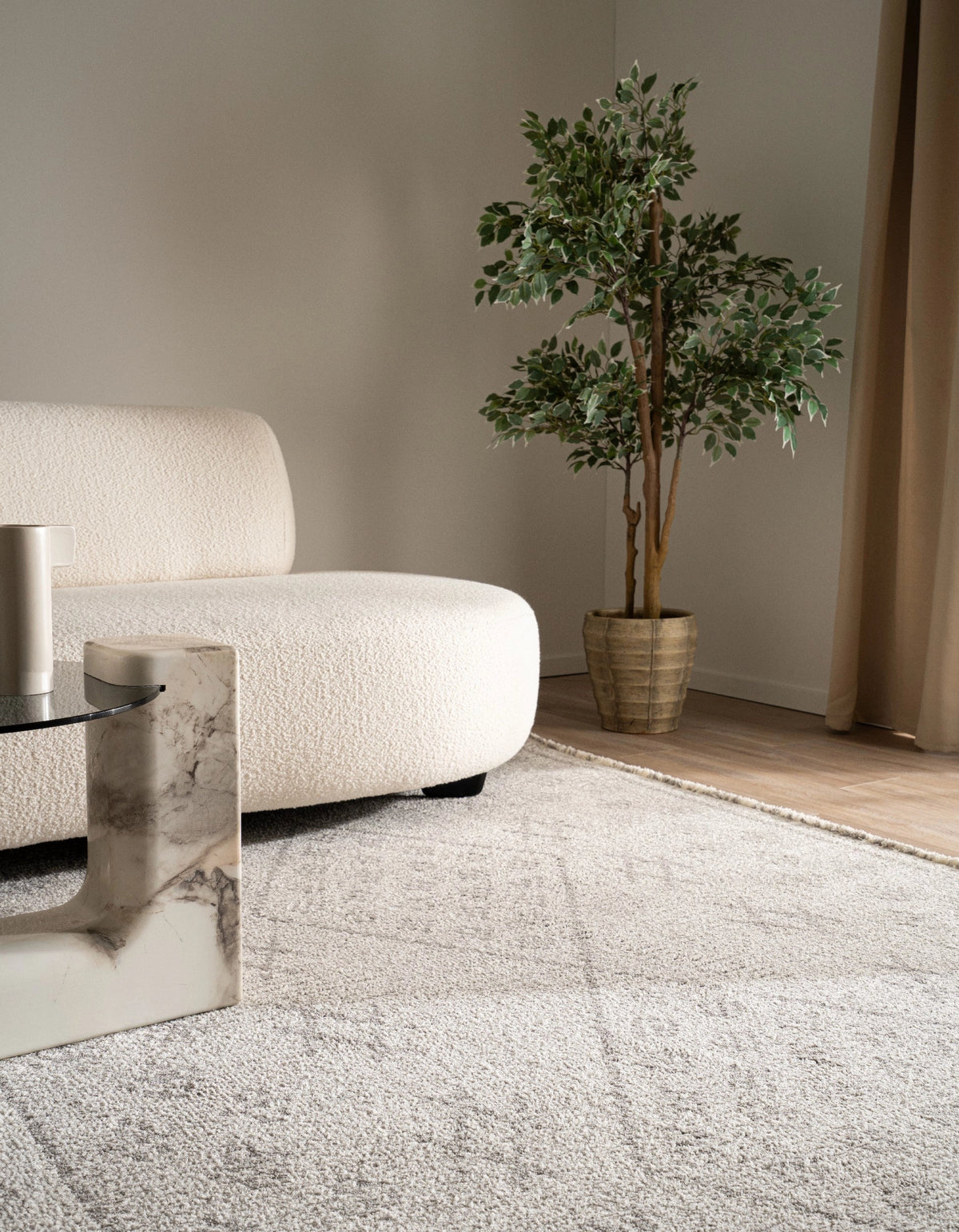 Läufer Teppich St. Gallen Folklore in Grau von Hadorn™ - Lifestyle Image