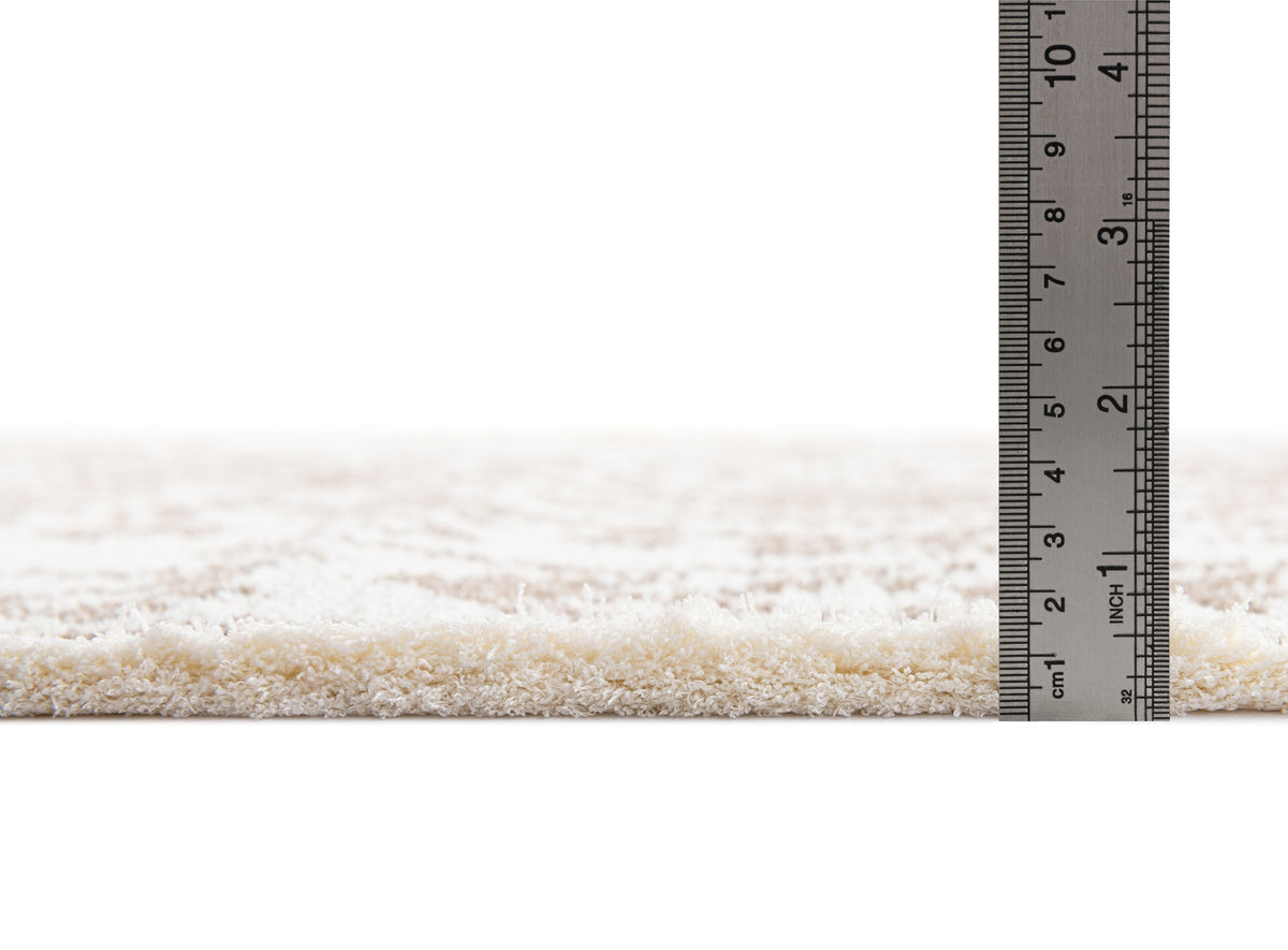 Läufer Teppich St. Gallen Folklore in Weiss von Hadorn™ - Lifestyle Image