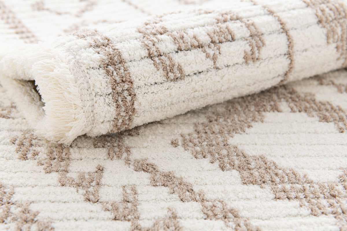 Läufer Teppich St. Gallen Folklore in Weiss von Hadorn™ - Lifestyle Image