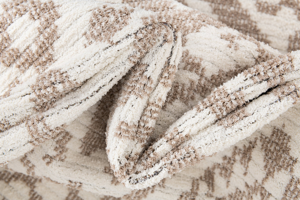 Läufer Teppich St. Gallen Folklore in Weiss von Hadorn™ - Lifestyle Image