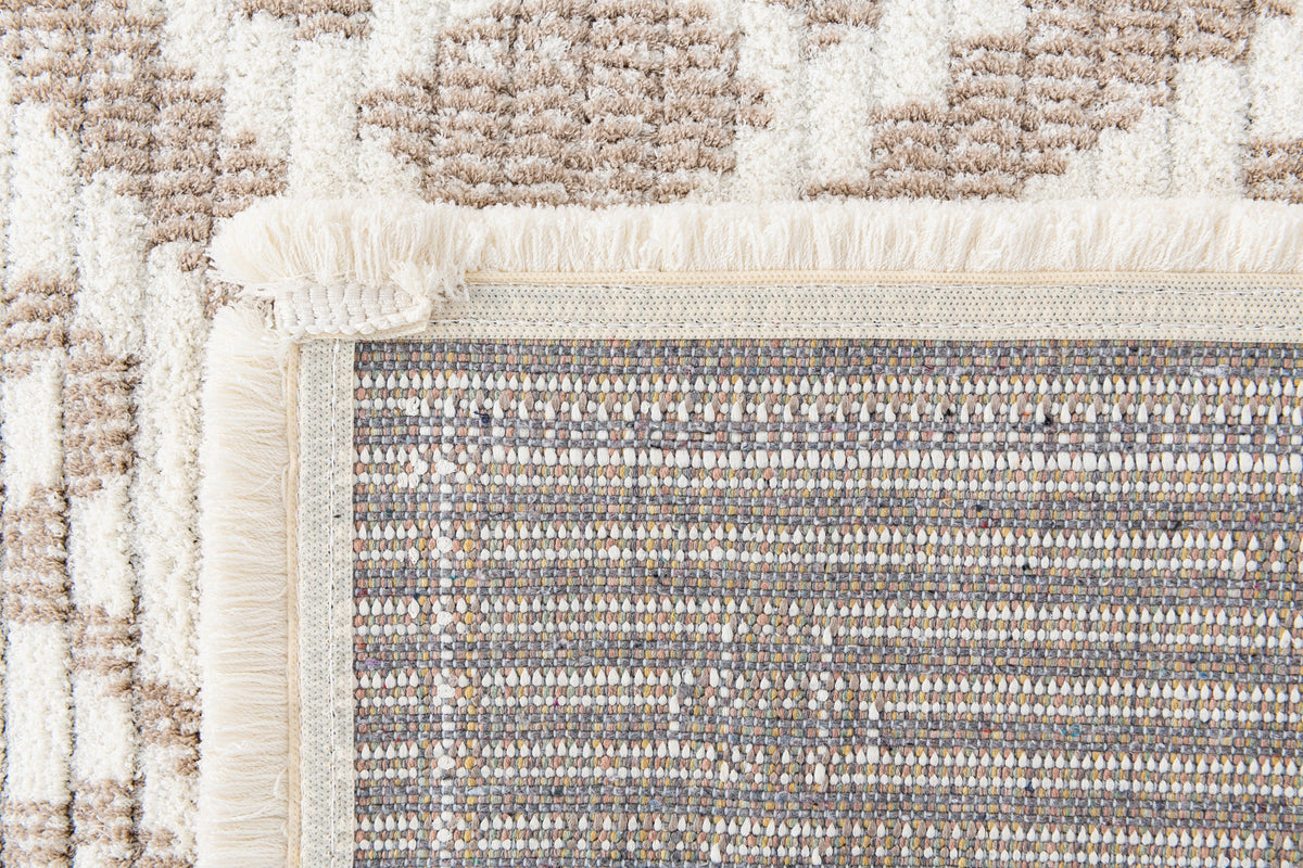 Läufer Teppich St. Gallen Folklore in Weiss von Hadorn™ - Lifestyle Image