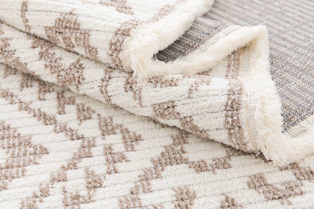 Läufer Teppich St. Gallen Folklore in Weiss von Hadorn™ - Lifestyle Image