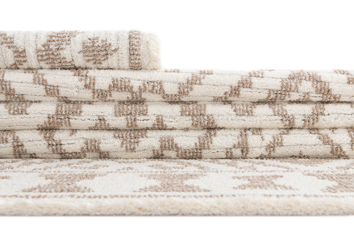 Läufer Teppich St. Gallen Folklore in Weiss von Hadorn™ - Lifestyle Image