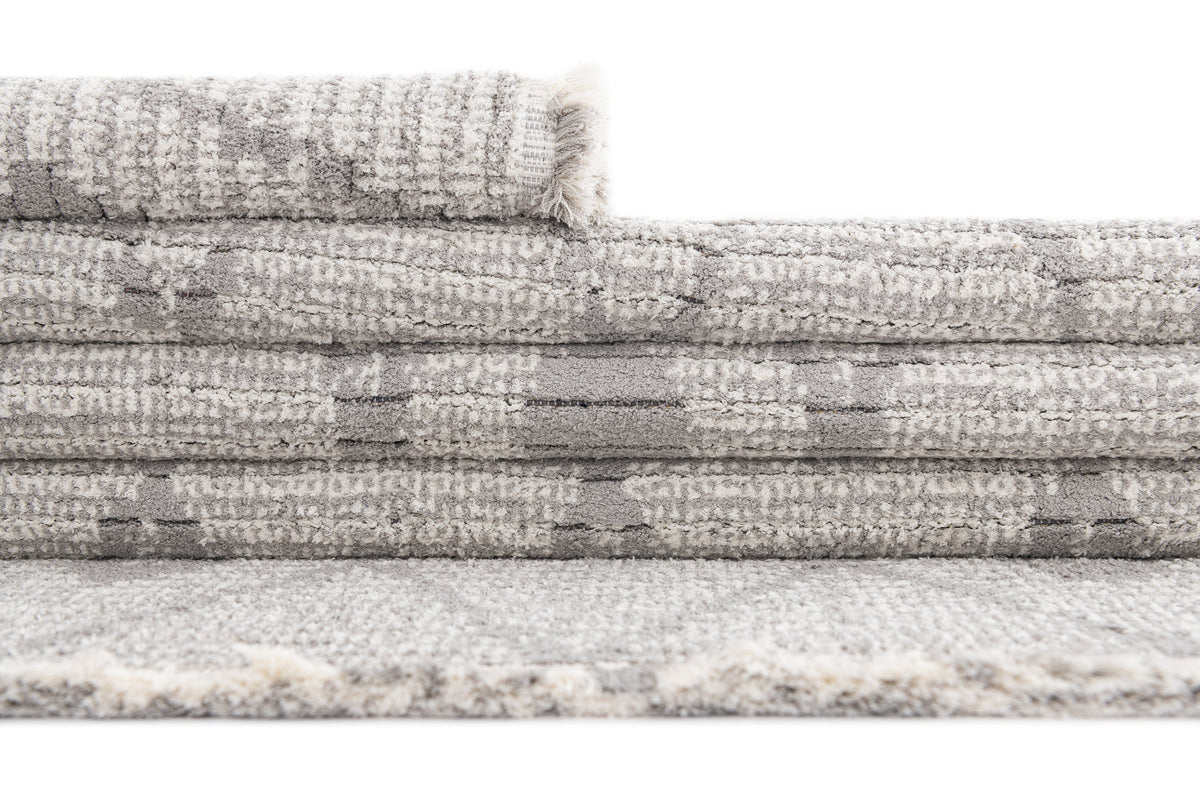 Rechteck Teppich St. Gallen Folklore in Grau von Hadorn™ - Lifestyle Image