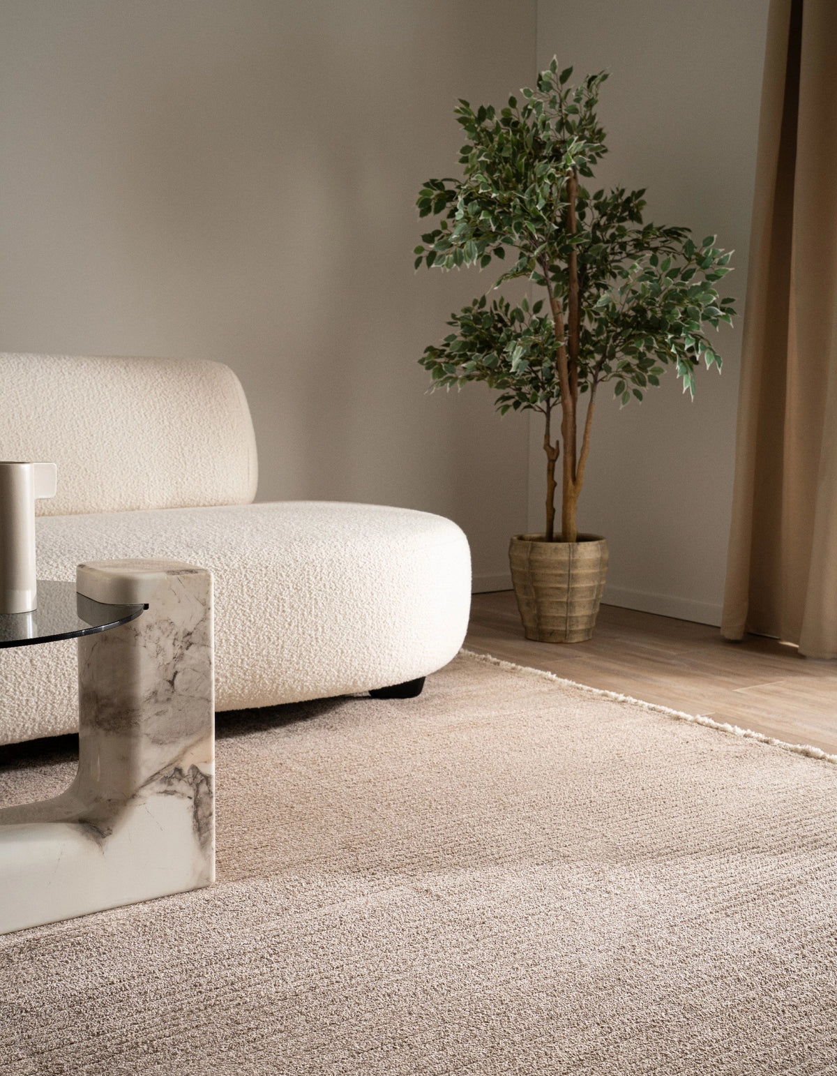 Läufer Teppich St. Gallen Solid in Braun von Hadorn™ - Lifestyle Image