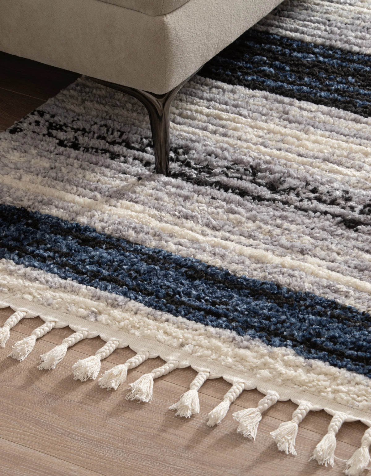 Rechteck Teppich Frauenfeld Linea in Mehrfarbig von Hadorn™ - Lifestyle Image