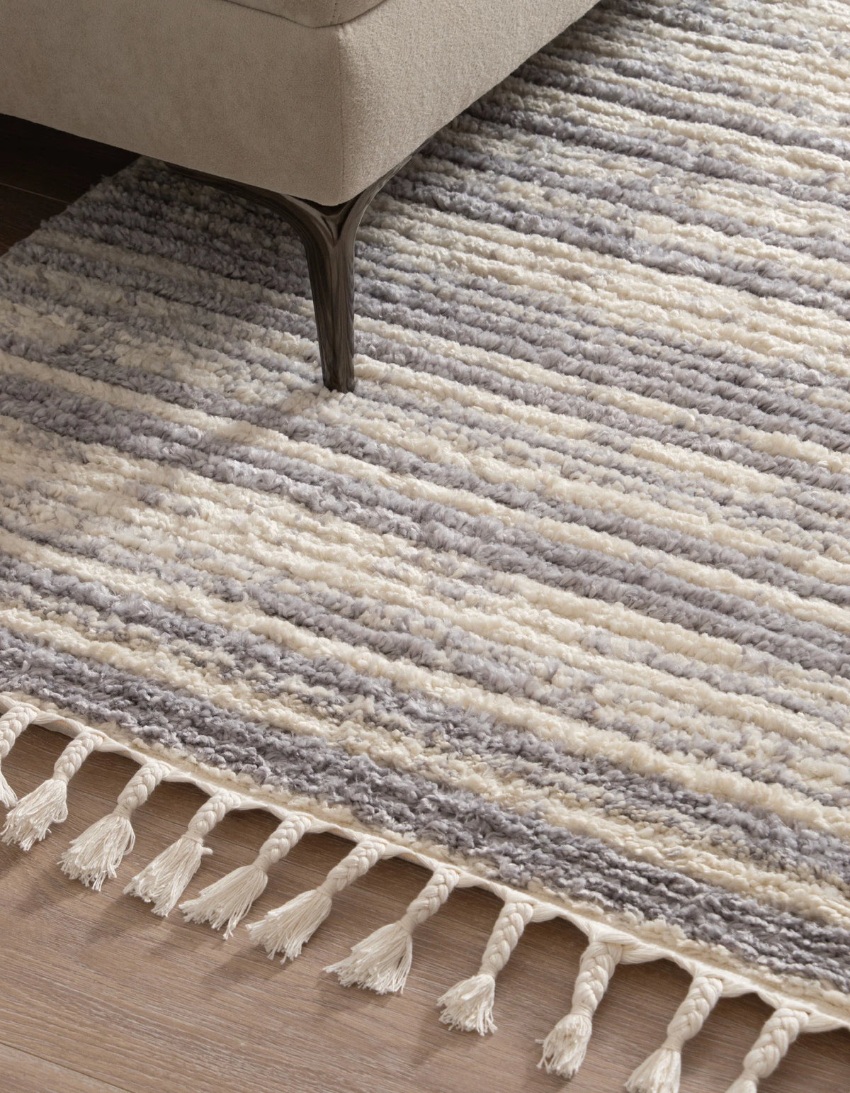 Rechteck Teppich Frauenfeld Linea in Beige von Hadorn™ - Lifestyle Image
