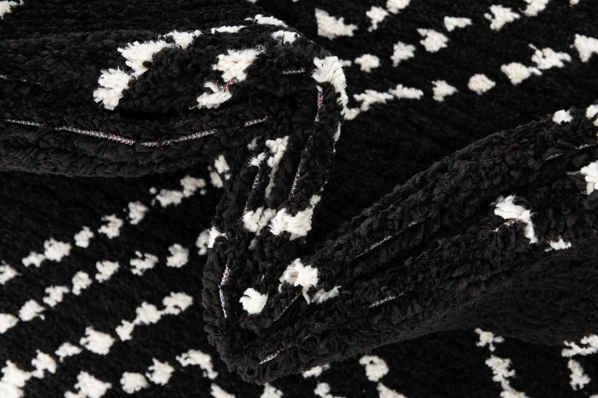 Läufer Teppich Frauenfeld Vaiana in Schwarz von Hadorn™ - Lifestyle Image