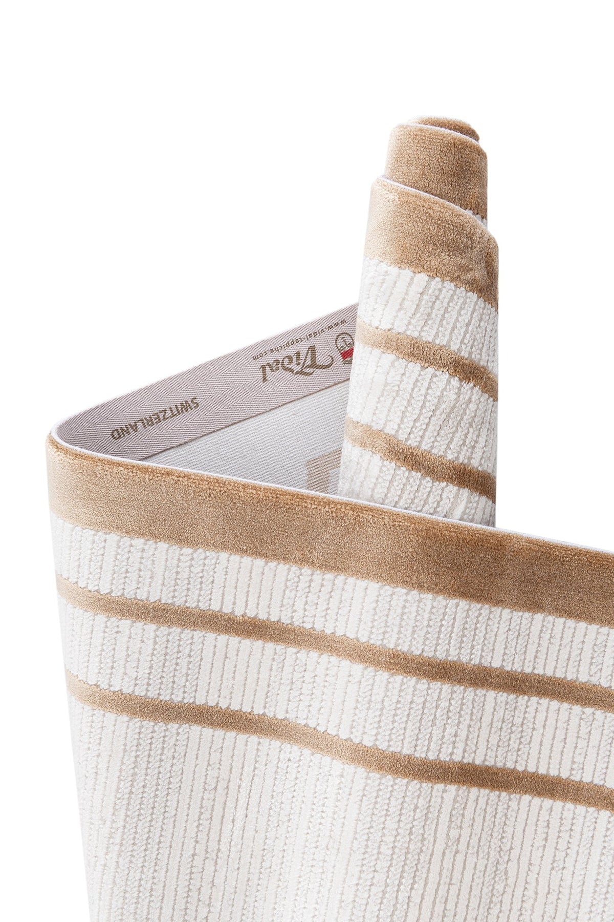 Rund Luxus Teppich Chiasso in Hellgrau von Hadorn™ - Lifestyle Image