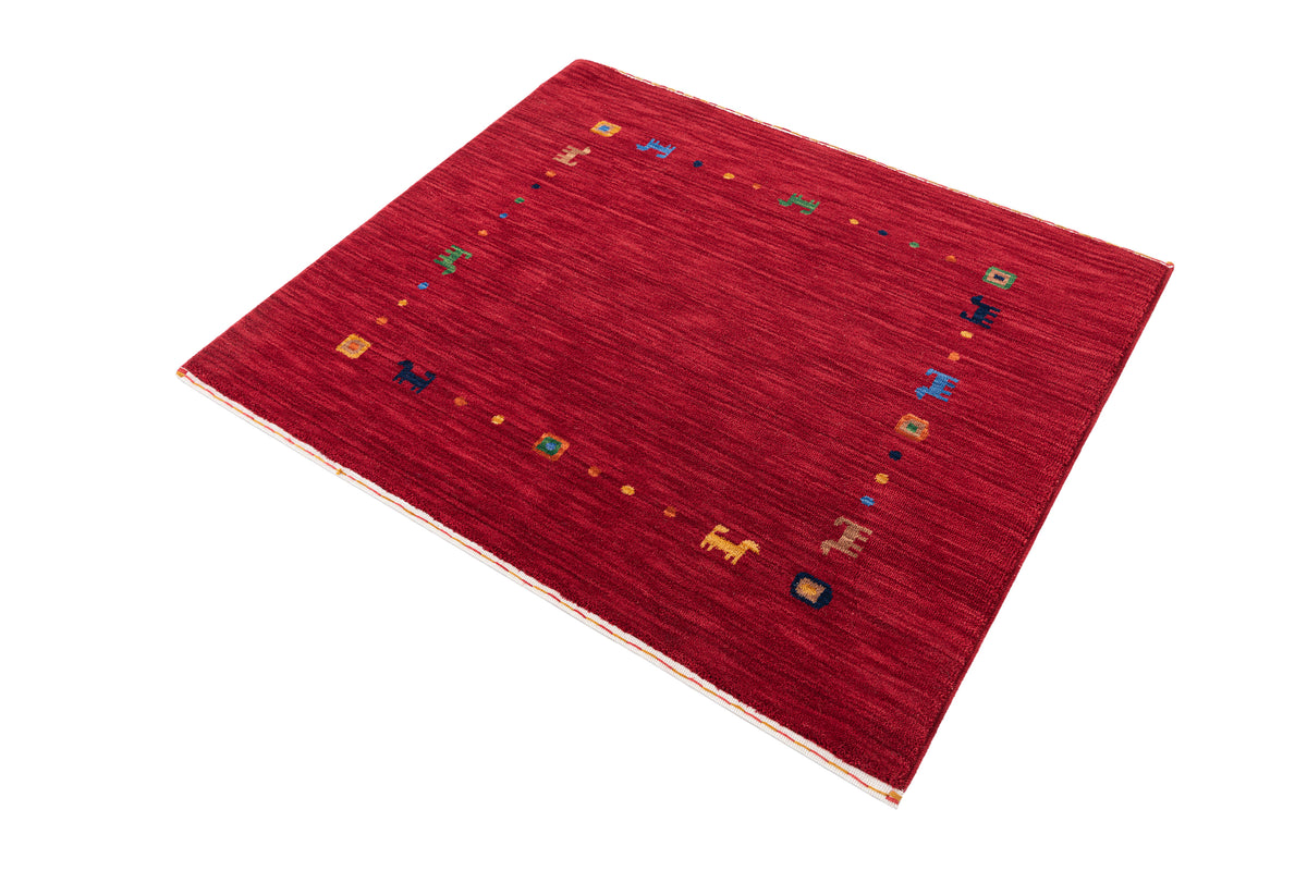 Quadratisch Teppich Emmen in Rot von Hadorn™ - Lifestyle Image