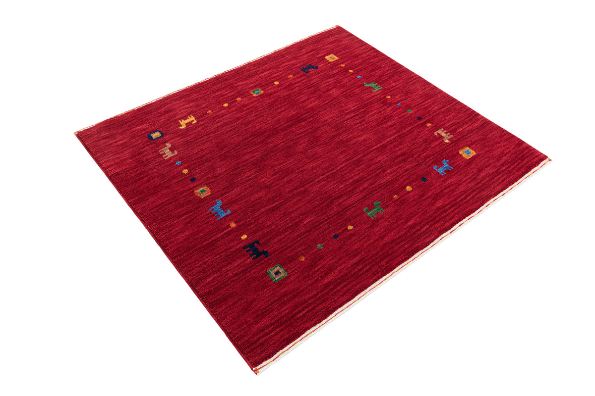 Quadratisch Teppich Emmen in Rot von Hadorn™ - Lifestyle Image