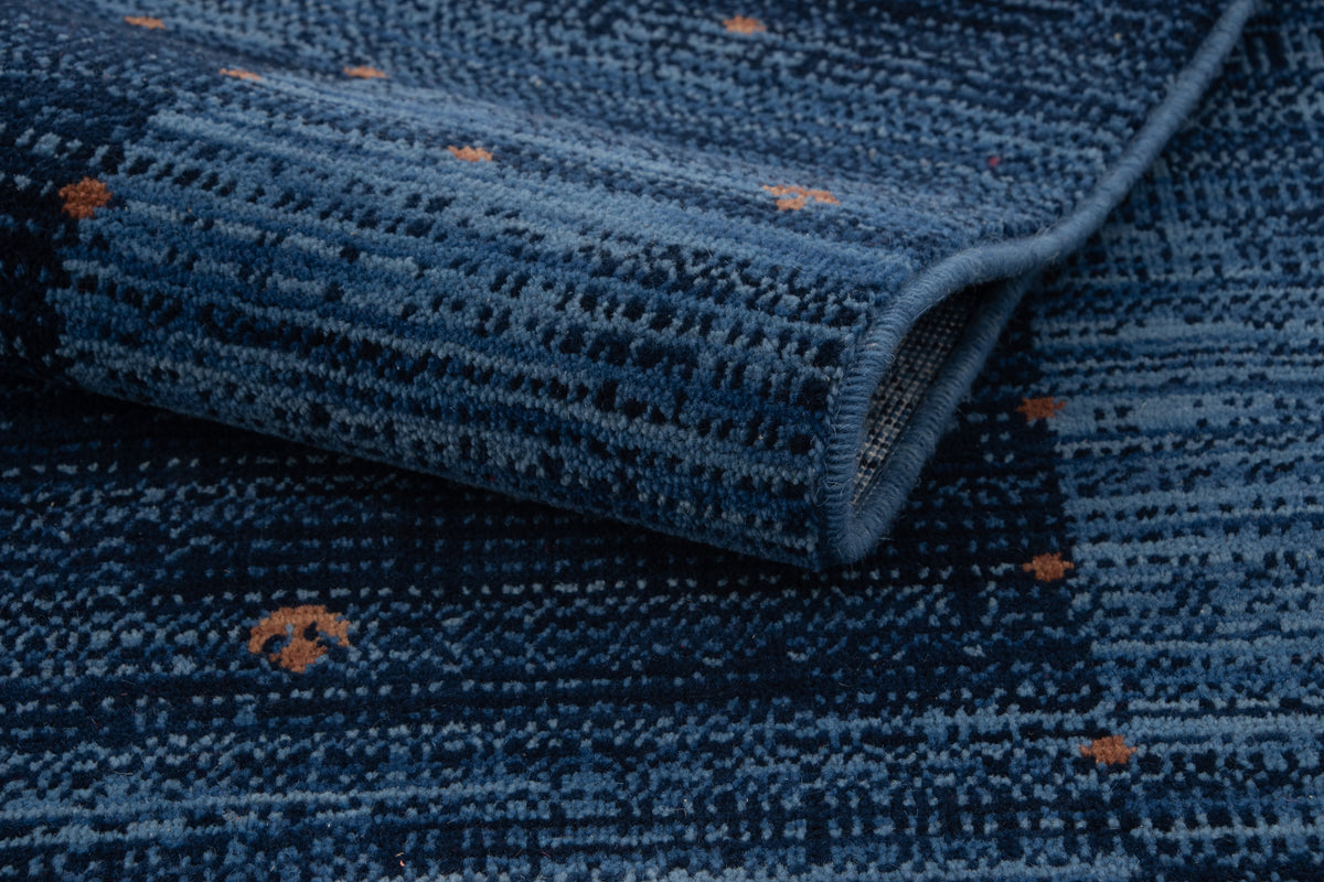 Quadratisch Teppich Emmen in Blau von Hadorn™ - Lifestyle Image