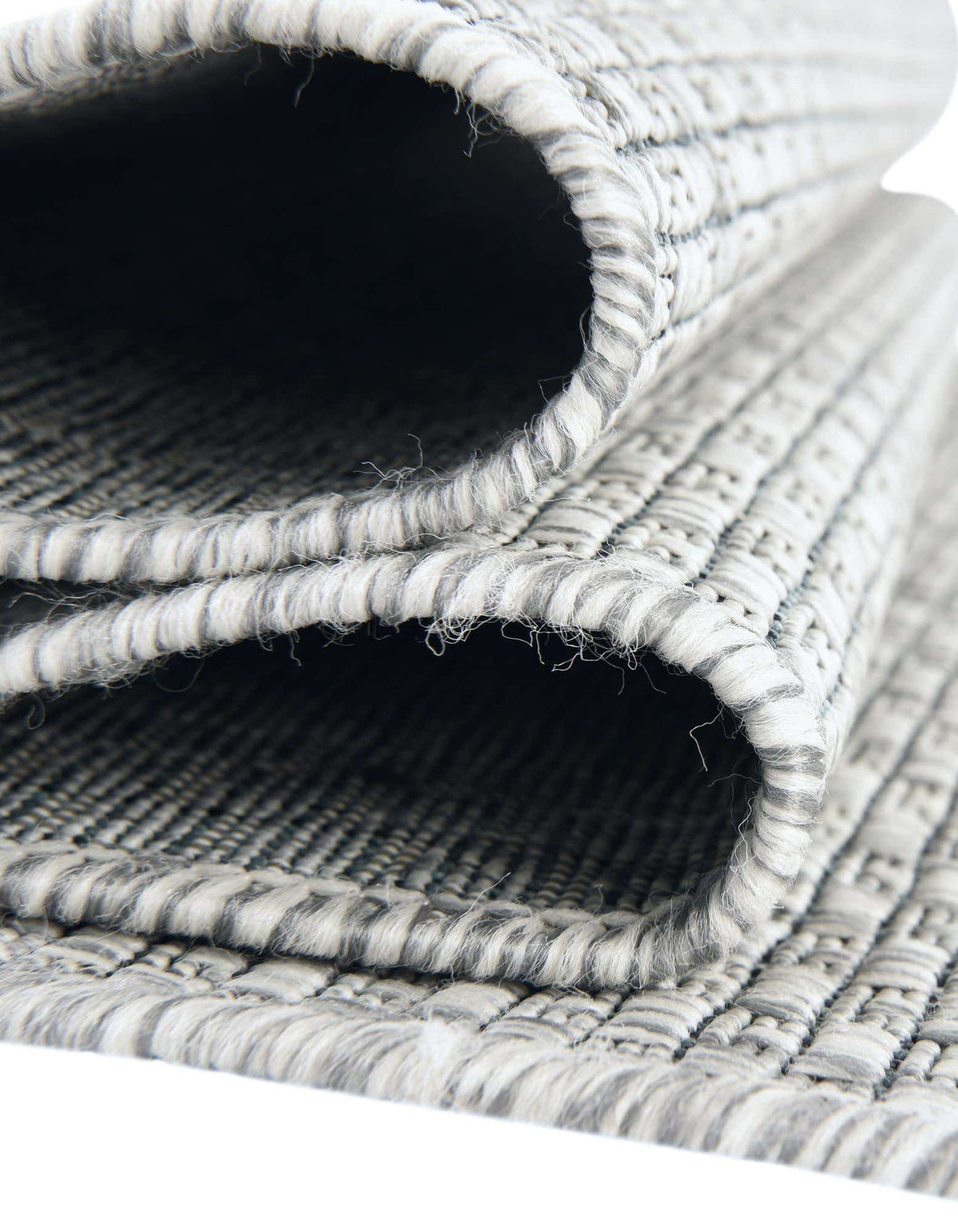 Rechteck Outdoor Teppich Outdoor Solid in Hellgrau von Hadorn™ - Lifestyle Image