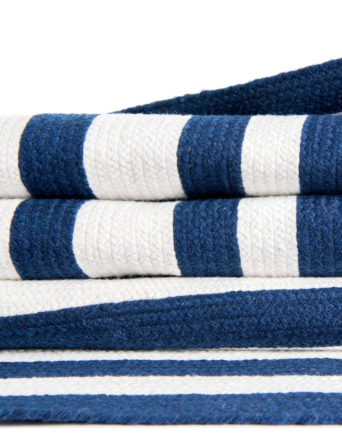 Läufer Handgeflochten Teppich Eco Verse Indoor Outdoor Washable in Dunkelblau von Hadorn™ - Lifestyle Image