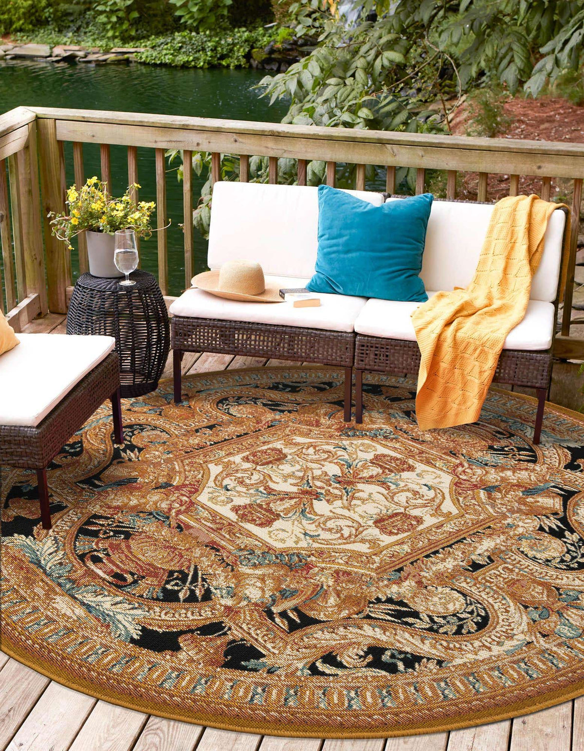 Outdoor Traditional