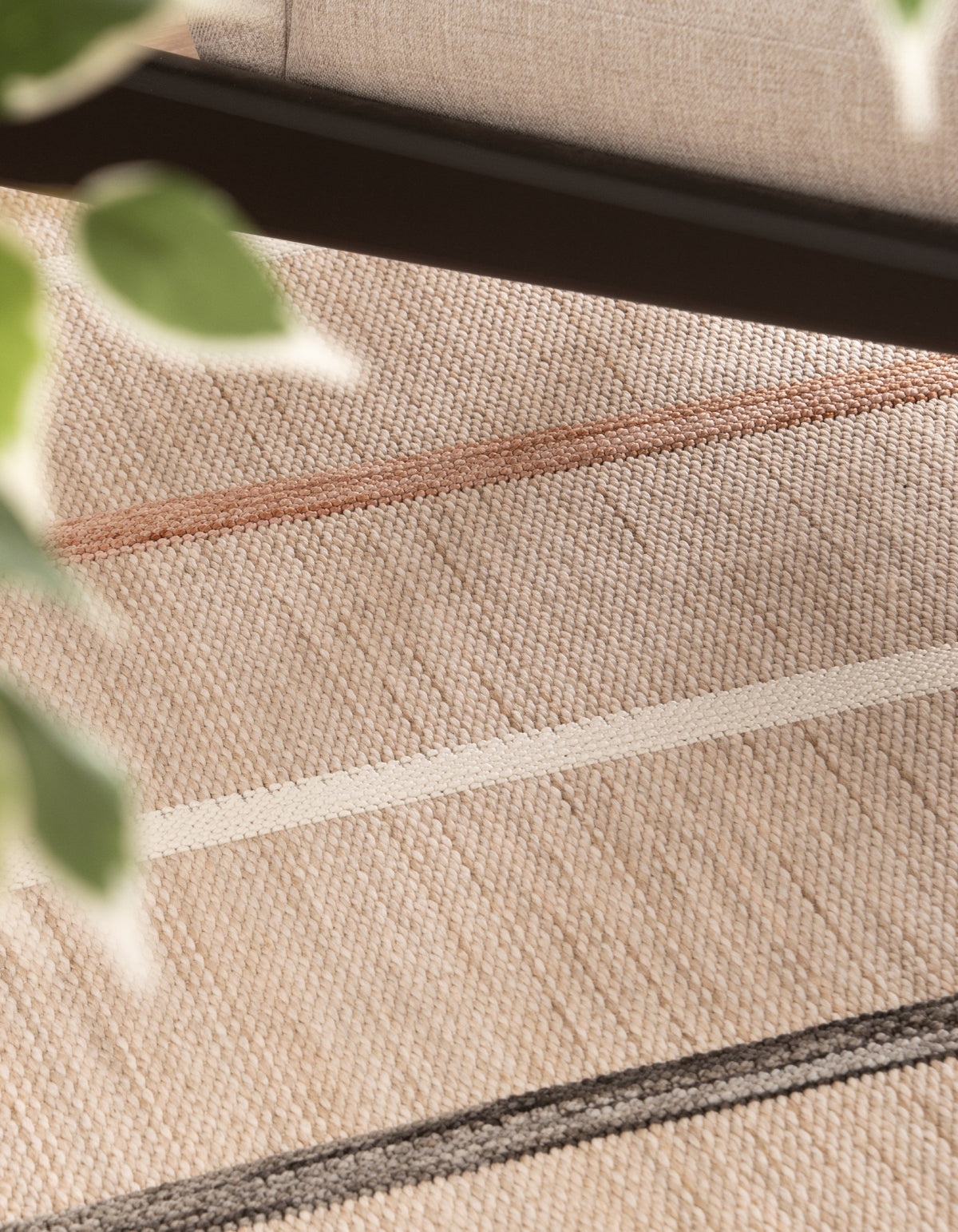 Rechteck Teppich Juniper Classic in Elfenbein von Hadorn™ - Lifestyle Image
