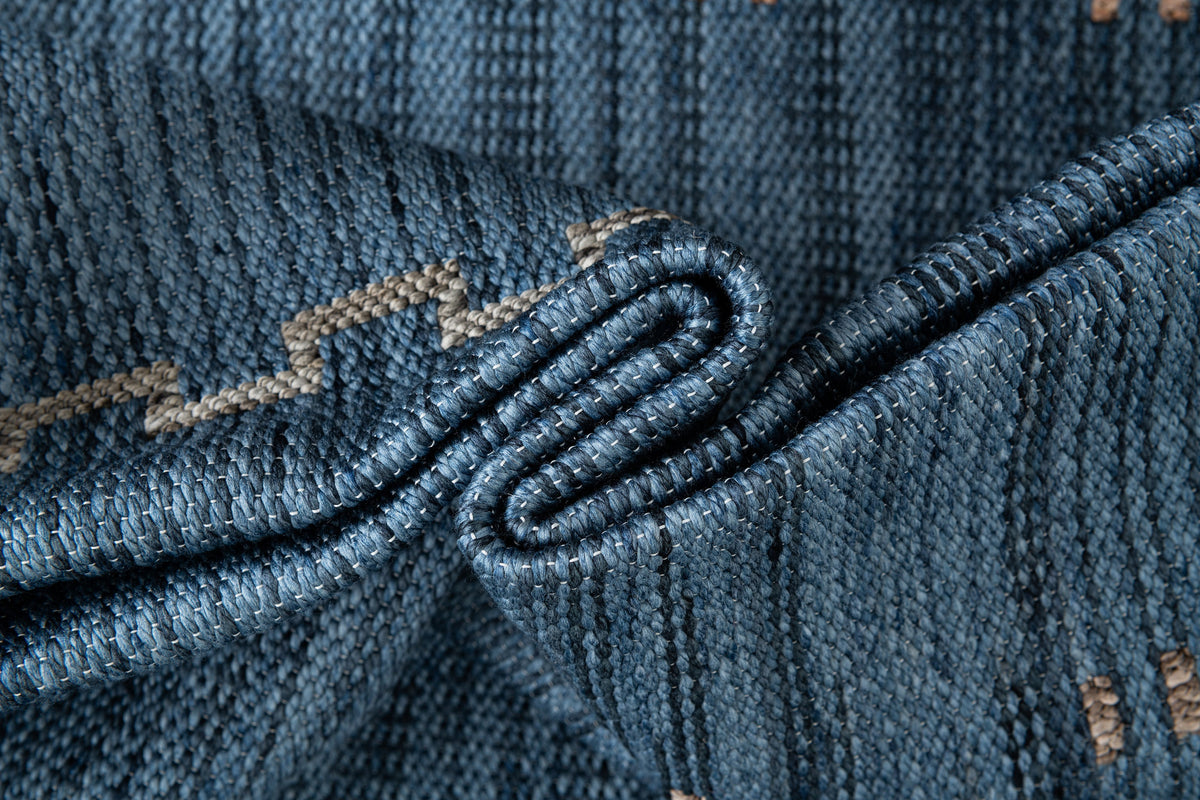 Rechteck Teppich Juniper Greka in Blau von Hadorn™ - Lifestyle Image