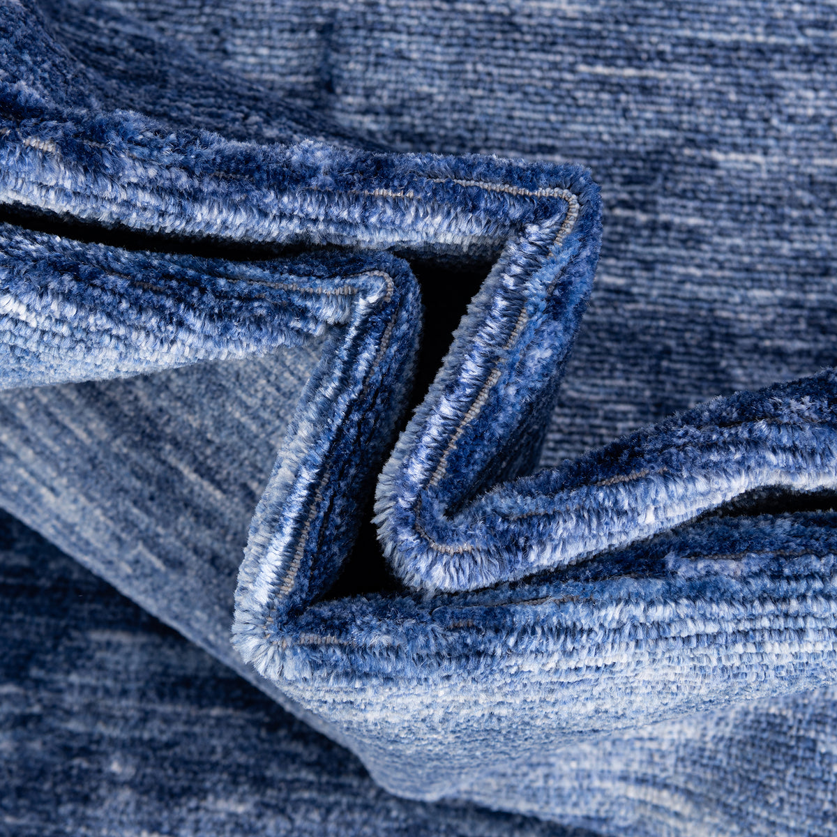 Läufer Teppich Gabbeh Design in Blau von Hadorn™ - Lifestyle Image
