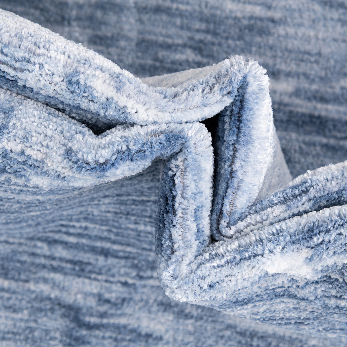 Läufer Teppich Gabbeh Design in Hellblau von Hadorn™ - Lifestyle Image