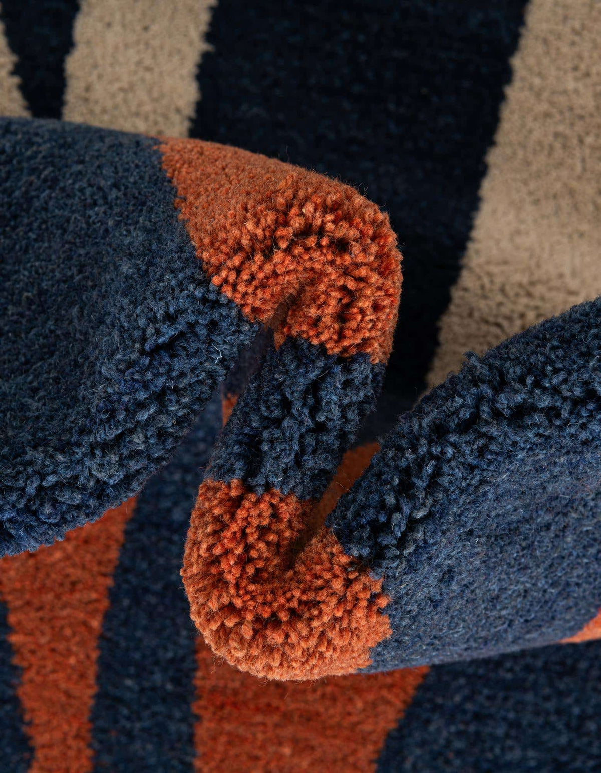 Rechteck Teppich AI Handgetuftet in Elfenbein von Hadorn™ - Lifestyle Image