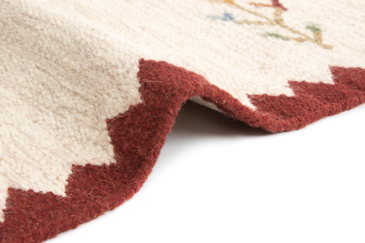 Rechteck Handgeflochten Teppich Kelim in Creme von Hadorn™ - Lifestyle Image