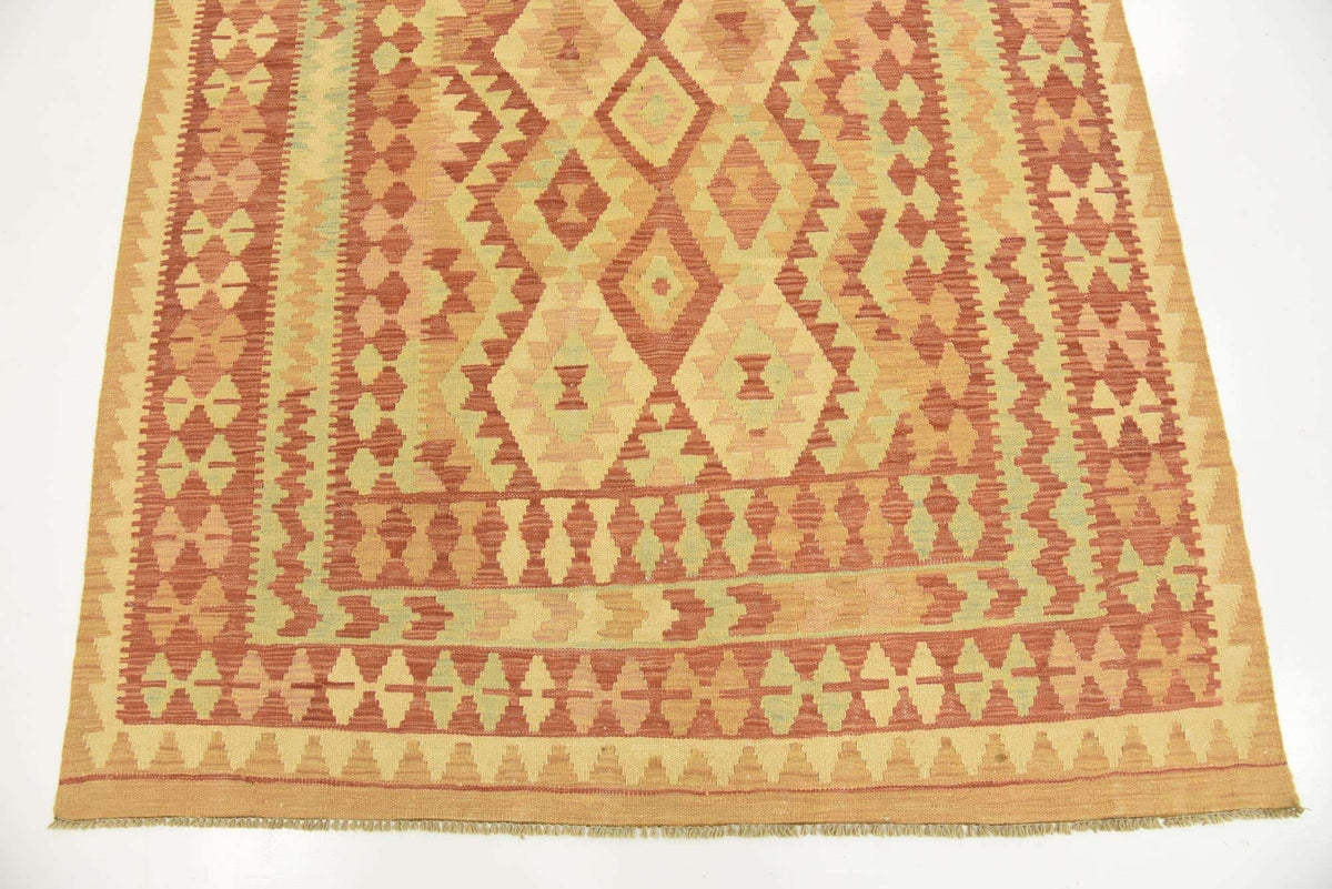 Rechteck Handgeflochten Teppich Kelim Waziri in Rot von Hadorn™ - Lifestyle Image