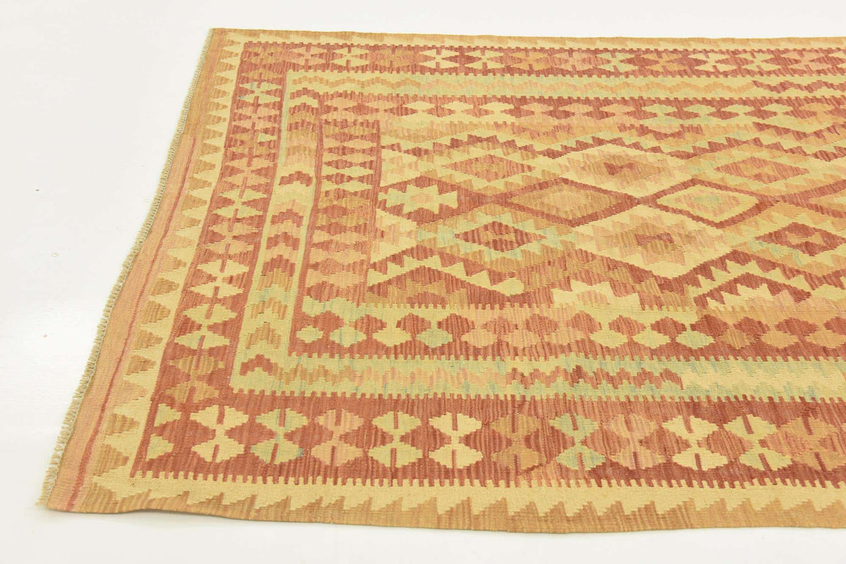 Rechteck Handgeflochten Teppich Kelim Waziri in Rot von Hadorn™ - Lifestyle Image