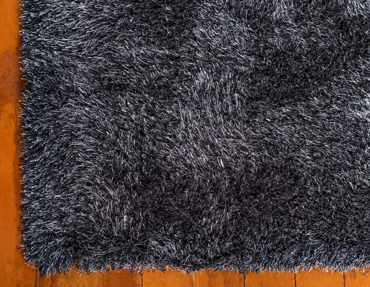 Rechteck Hochflorteppich Luxe Solid Shag in Schwarz von Hadorn™ - Lifestyle Image