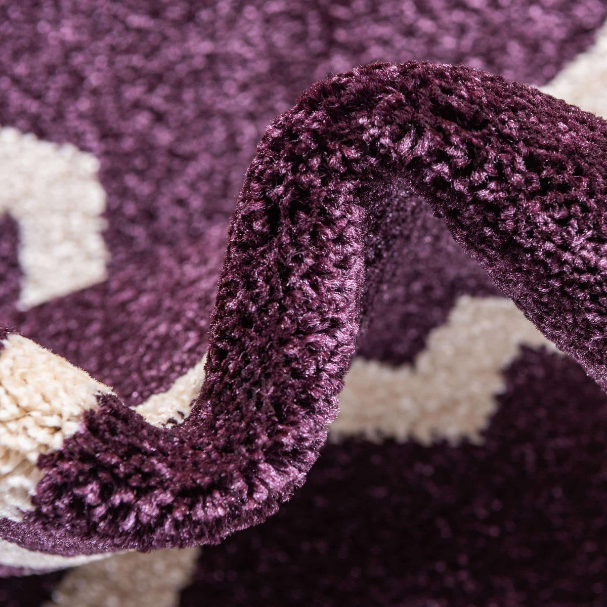 Rechteck Teppich Trellis in Lila von Hadorn™ - Lifestyle Image