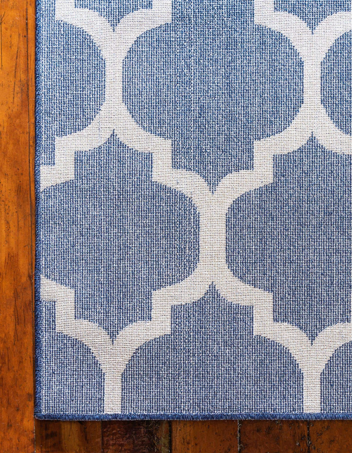 Rechteck Teppich Trellis in Dunkelblau von Hadorn™ - Lifestyle Image