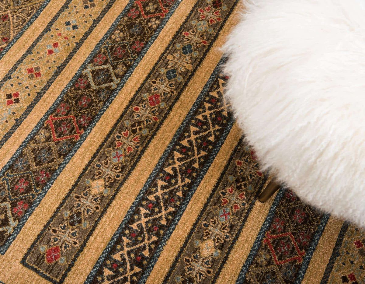 Rechteck Teppich Kashkuli Gabbeh in Braun von Hadorn™ - Lifestyle Image