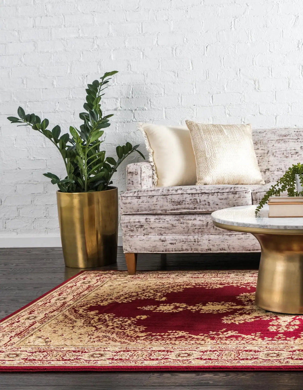 Rechteck Teppich Classic Aubusson in Rot von Hadorn™ - Lifestyle Image