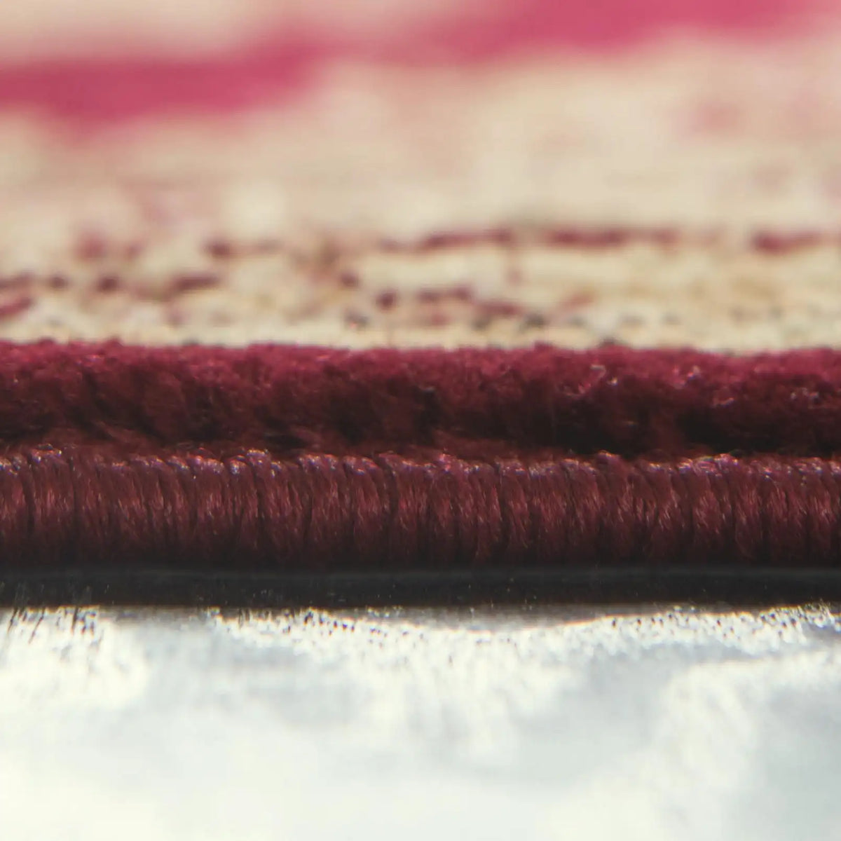 Rechteck Teppich Classic Aubusson in Rot von Hadorn™ - Lifestyle Image