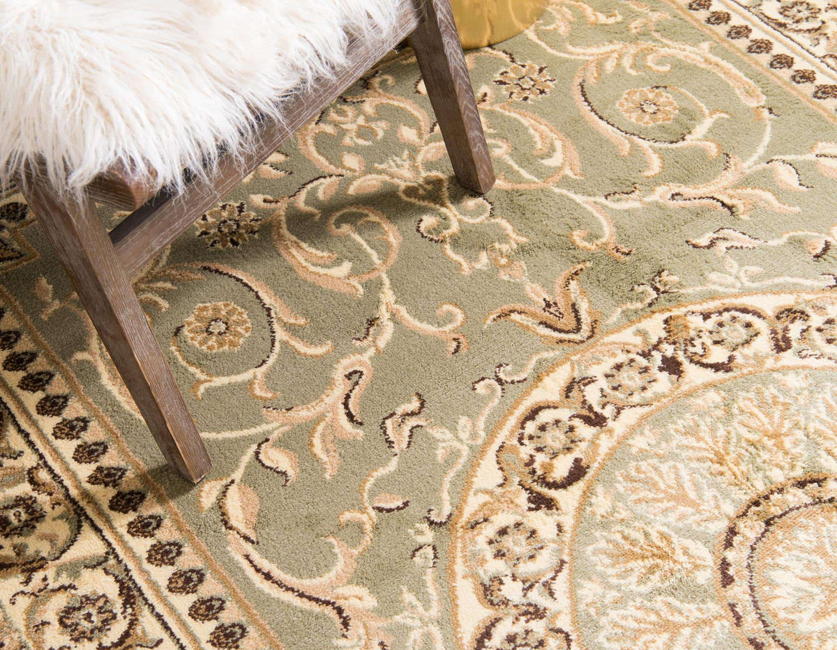 Rund Teppich Classic Aubusson in Hellgrün von Hadorn™ - Lifestyle Image